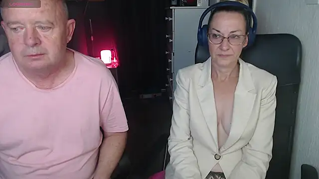 boeslaboes1 online show from December 14, 2025, 2:28 am