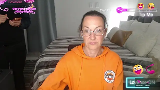 Snapshot of boeslaboes1 chatting on July 23, 2026, 6:50 pm boeslaboes1 online show from July 23, 2026, 6:50 pm