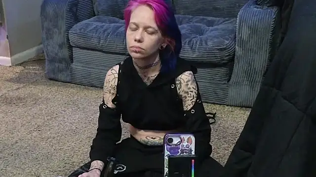 Snapshot of trashbrat chatting on February 24, 2026, 8:56 am trashbrat online show from February 24, 2026, 8:56 am