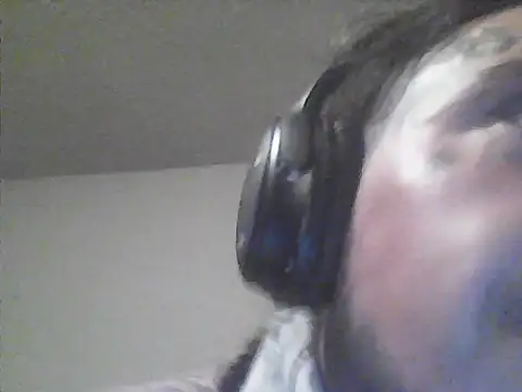justthetip4209 online show from May 6, 2026, 1:57 am
