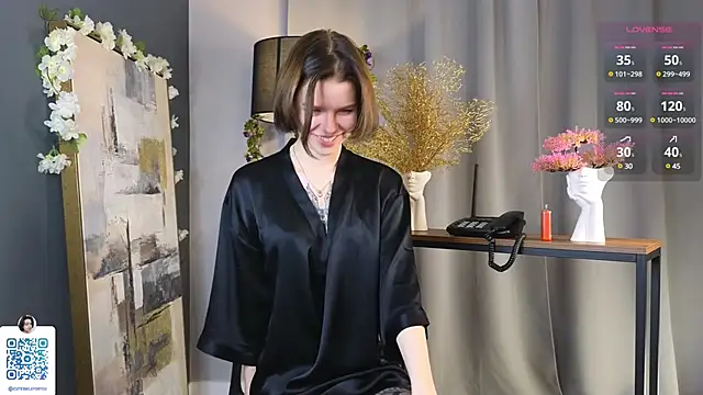 OdiliaHartnell online show from February 6, 2025, 3:20 pm