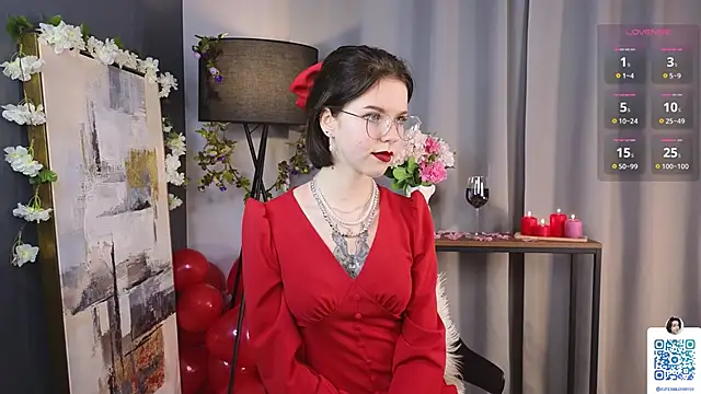 OdiliaHartnell online show from February 14, 2025, 4:52 pm