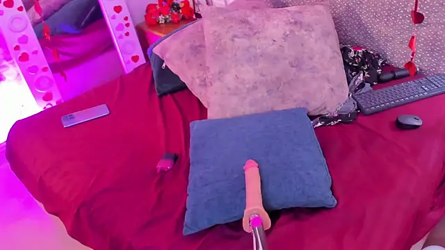 VeronicaOlson  online show from February 16, 2025, 11:59 pm