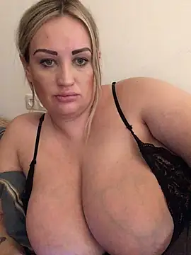 VikiiStoun online show from March 2, 2025, 2:10 pm