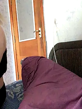 VikiiStoun online show from September 22, 2025, 11:01 am