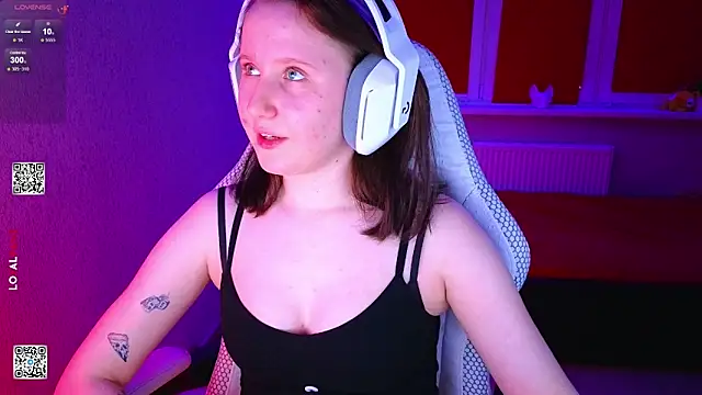 mon lola online show from February 25, 2026, 3:54 pm