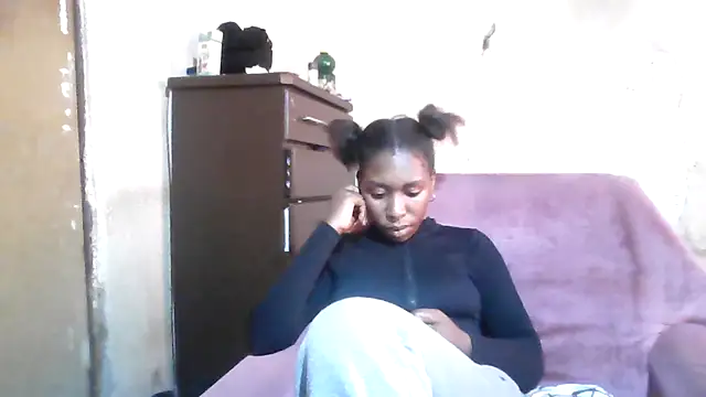 Snapshot of Hotdaily04 chatting on September 19, 2025, 7:54 am Hotdaily04 online show from September 19, 2025, 7:54 am