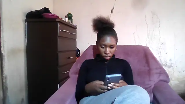 Snapshot of Hotdaily04 chatting on September 23, 2025, 7:11 am Hotdaily04 online show from September 23, 2025, 7:11 am