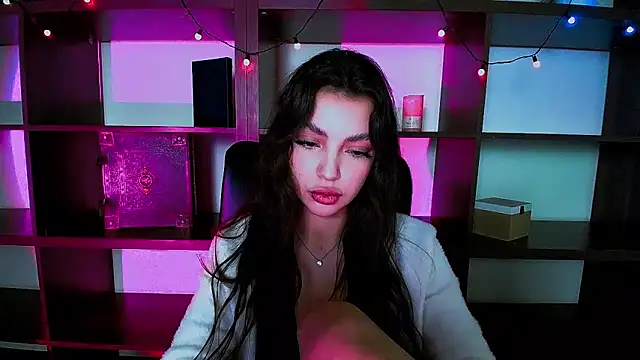 Lexi Jous online show from February 17, 2025, 5:43 pm