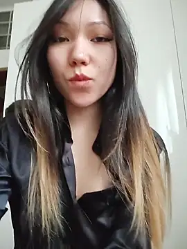 LoveFoxyQueen online show from March 27, 2026, 3:12 pm