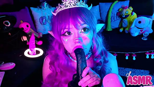 LaytonBox online show from October 27, 2025, 2:21 pm