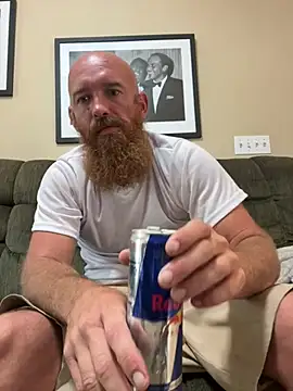 Snapshot of 32XRedBeard chatting on May 3, 2026, 12:55 pm 32XRedBeard online show from May 3, 2026, 12:55 pm