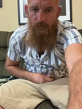 Snapshot of 32XRedBeard chatting on May 8, 2026, 10:48 pm 32XRedBeard online show from May 8, 2026, 10:48 pm