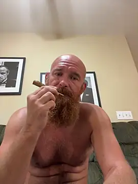 Snapshot of 32XRedBeard chatting on May 10, 2026, 12:21 pm 32XRedBeard online show from May 10, 2026, 12:21 pm