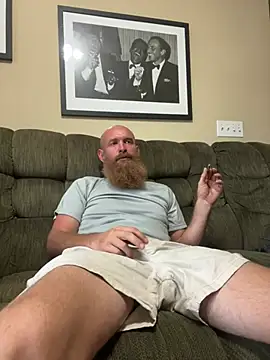 Snapshot of 32XRedBeard chatting on May 27, 2026, 10:07 pm 32XRedBeard online show from May 27, 2026, 10:07 pm