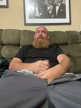 Snapshot of 32XRedBeard chatting on June 3, 2026, 9:53 pm 32XRedBeard online show from June 3, 2026, 9:53 pm