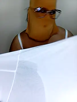 Snapshot of Samara-Bella chatting on February 14, 2025, 1:45 am Samara-Bella online show from February 14, 2025, 1:45 am