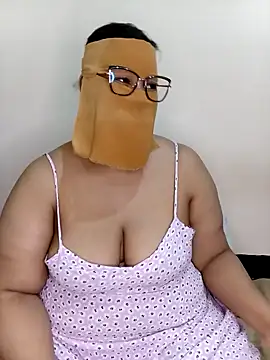 Snapshot of Samara-Bella chatting on February 18, 2025, 2:06 pm Samara-Bella online show from February 18, 2025, 2:06 pm