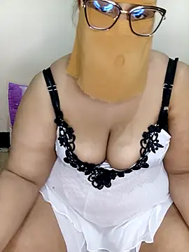 Snapshot of Samara-Bella chatting on February 20, 2025, 10:16 am Samara-Bella online show from February 20, 2025, 10:16 am