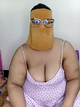 Snapshot of Samara-Bella chatting on February 24, 2025, 7:55 am Samara-Bella online show from February 24, 2025, 7:55 am