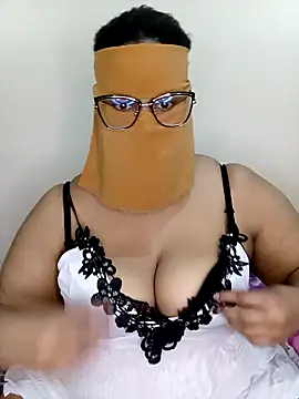 Snapshot of Samara-Bella chatting on March 2, 2025, 7:34 pm Samara-Bella online show from March 2, 2025, 7:34 pm