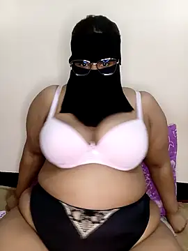 Snapshot of Samara-Bella chatting on March 10, 2025, 12:51 am Samara-Bella online show from March 10, 2025, 12:51 am