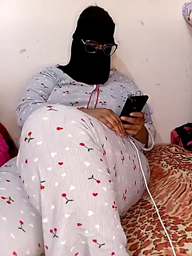 Snapshot of Samara-Bella chatting on March 16, 2025, 11:27 am Samara-Bella online show from March 16, 2025, 11:27 am