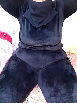 Snapshot of Samara-Bella chatting on March 18, 2025, 12:03 pm Samara-Bella online show from March 18, 2025, 12:03 pm