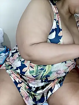 Snapshot of Samara-Bella chatting on November 3, 2025, 5:47 pm Samara-Bella online show from November 3, 2025, 5:47 pm