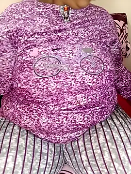 Snapshot of Samara-Bella chatting on December 2, 2025, 11:26 am Samara-Bella online show from December 2, 2025, 11:26 am