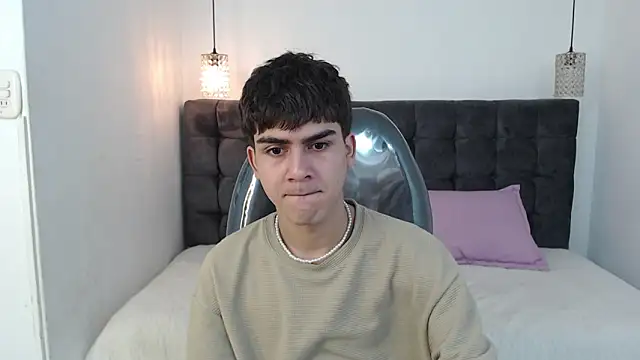 Tommy18   online show from January 8, 2025, 1:31 pm