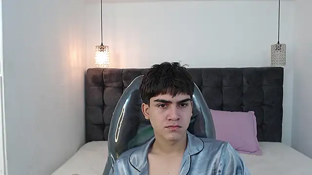 Tommy18   online show from January 9, 2025, 1:35 pm