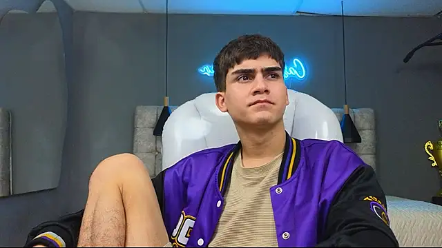 Tommy18   online show from March 2, 2025, 6:37 am