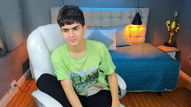 Tommy18   online show from March 15, 2025, 8:15 am