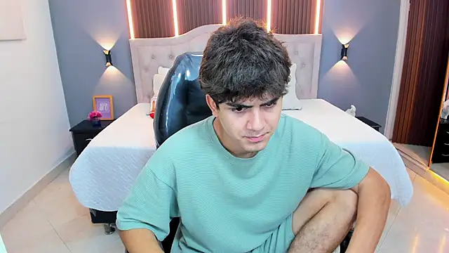 Tommy18   online show from February 5, 2026, 3:22 am