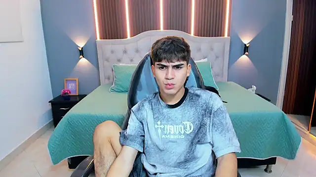 Tommy18   online show from February 18, 2026, 3:24 am