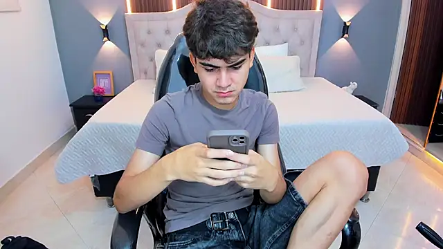 Tommy18   online show from March 6, 2026, 3:36 am