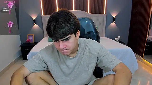 Snapshot of Tommy18__ chatting on July 15, 2026, 3:23 am Tommy18 online show from July 15, 2026, 3:23 am