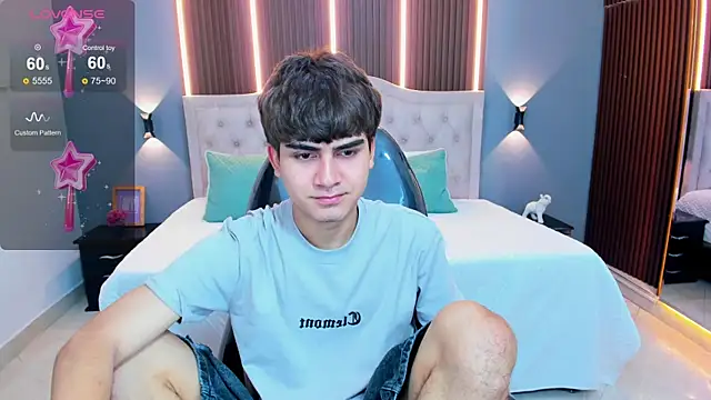Snapshot of Tommy18__ chatting on July 16, 2026, 3:23 am Tommy18 online show from July 16, 2026, 3:23 am