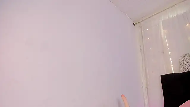 Bonny and carrot online show from October 4, 2025, 7:12 pm