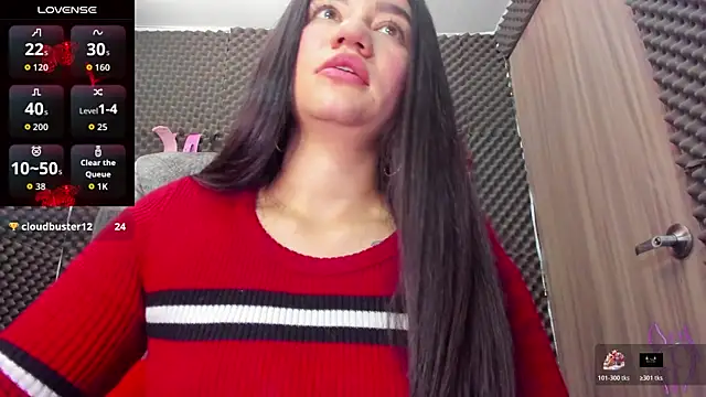 lilihot  online show from November 1, 2025, 4:42 pm