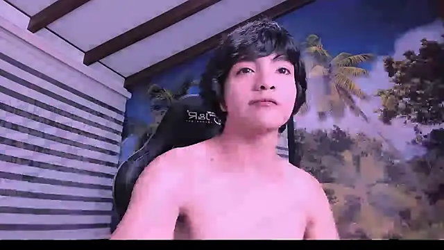 AllanYong18 online show from February 15, 2025, 6:23 am