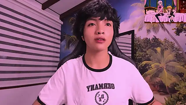 AllanYong18 online show from February 20, 2025, 6:17 am