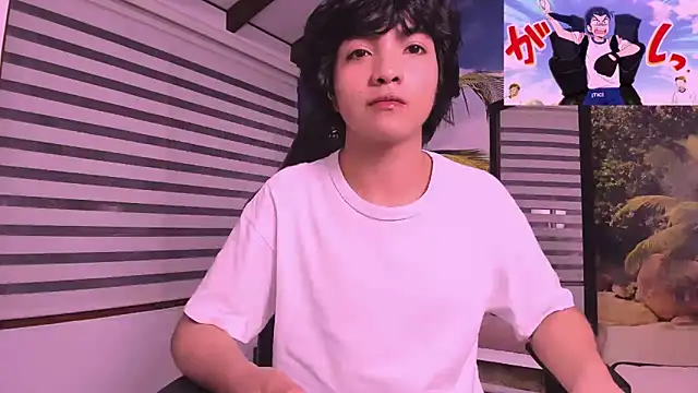 AllanYong18 online show from February 25, 2025, 8:47 am