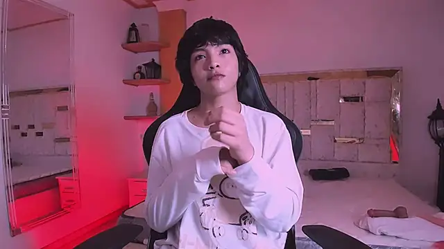 AllanYong18 online show from March 2, 2025, 2:41 am