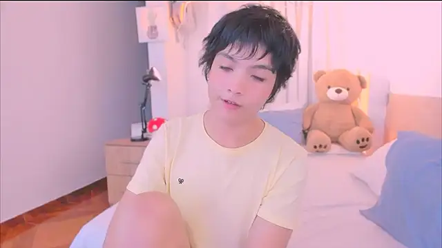 AllanYong18 online show from January 14, 2026, 5:57 am