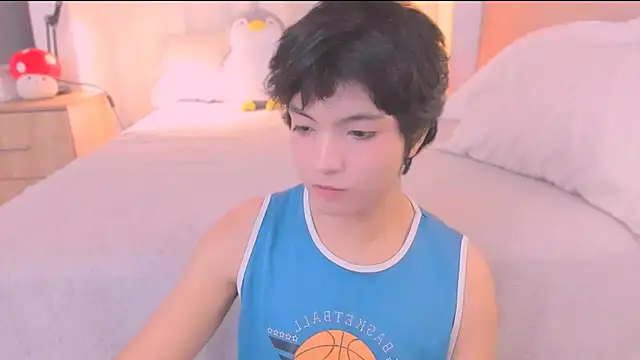 AllanYong18 online show from February 18, 2026, 9:49 am