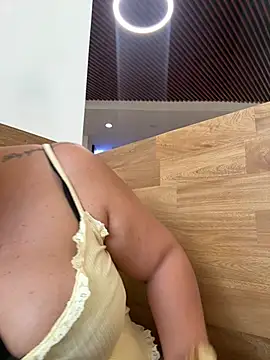 karla hotgirl online show from July 16, 2026, 10:05 pm
