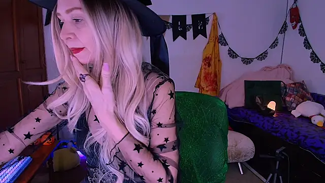 antonelawow online show from October 14, 2025, 9:04 pm