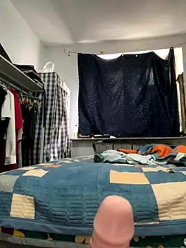 zxb757369 online show from September 11, 2025, 6:02 am